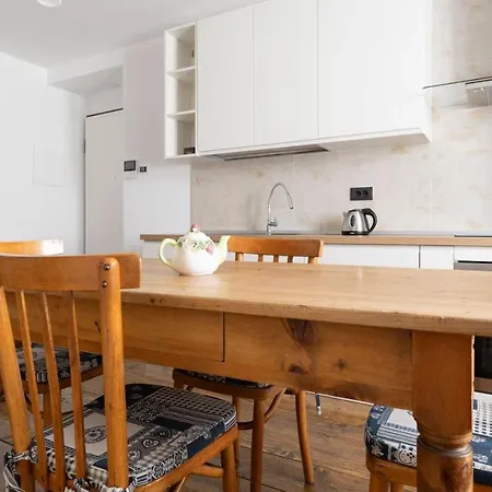 Appartement Roma 87 *