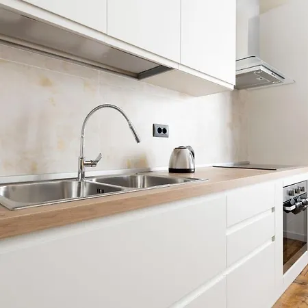 Appartement Roma 87 *